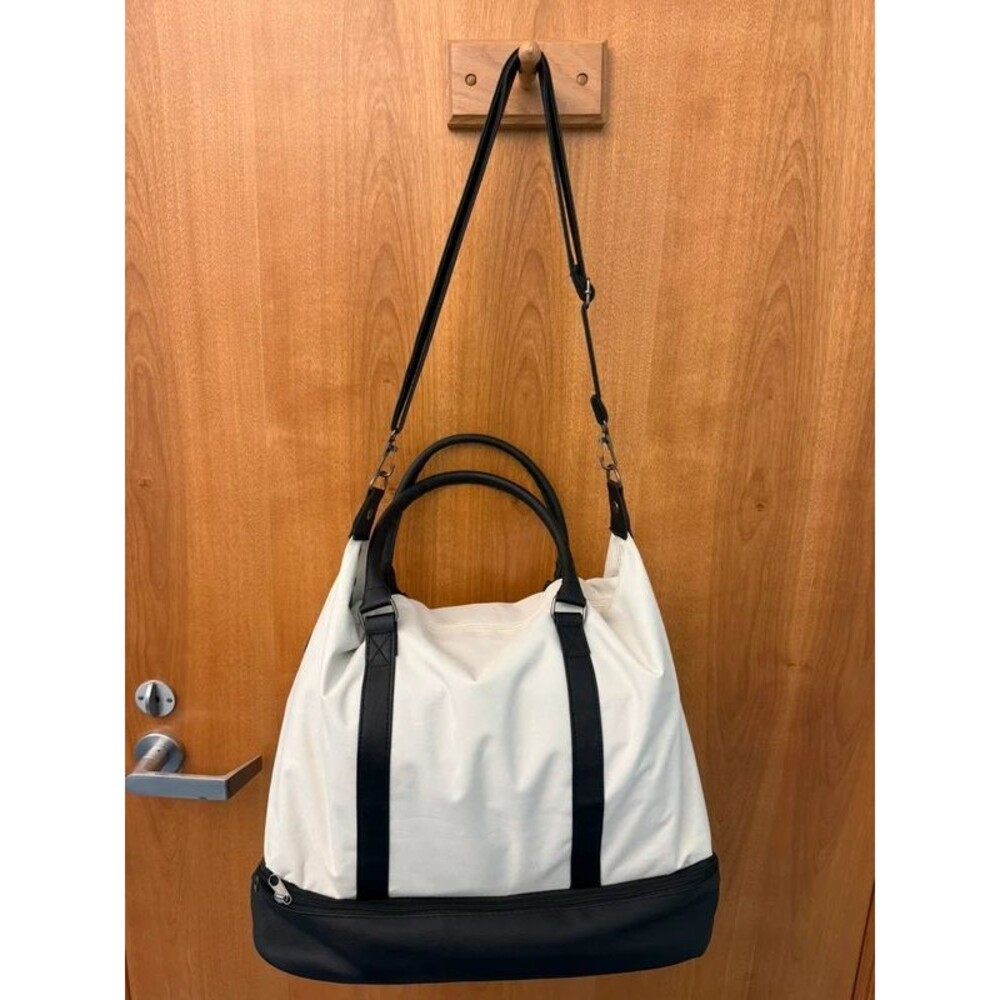 DSW minimalist white-black weekender duffel - Picture 6 of 16
